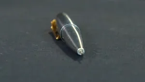 Arme inedite, folosite la o tentativă de asasinat în Coreea de Sud. Cum poate fi ucis un om cu un pix sau cu o lanternă - VIDEO