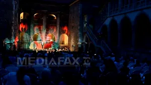Peste 500 de persoane la primul spectacol al festivalului în aer liber 