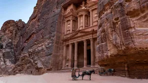 O adevărată aventură Indiana Jones. Un mormânt ascuns sub Petra dezvăluie rămăşiţe umane şi un „Sfânt Graal”