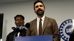 Primarul New York-ului îi cere regelui Charles să returneze un diamant revendicat de India
