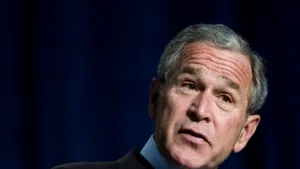 Candidaţii la preşedinţia Statelor Unite, ironizaţi de George W. Bush