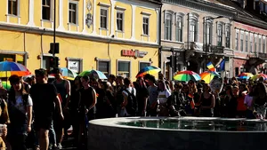 Cum a decurs Marşul Cluj Pride: Peste 3000 de persoane au cerut parteneriat civil pentru membrii comunităţii LGBT - VIDEO
