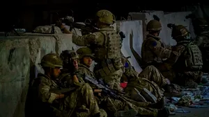 Reţeaua teroristă Stat Islamic revendică atacurile de la Kabul / Bilanţul a depăşit 100 de morţi