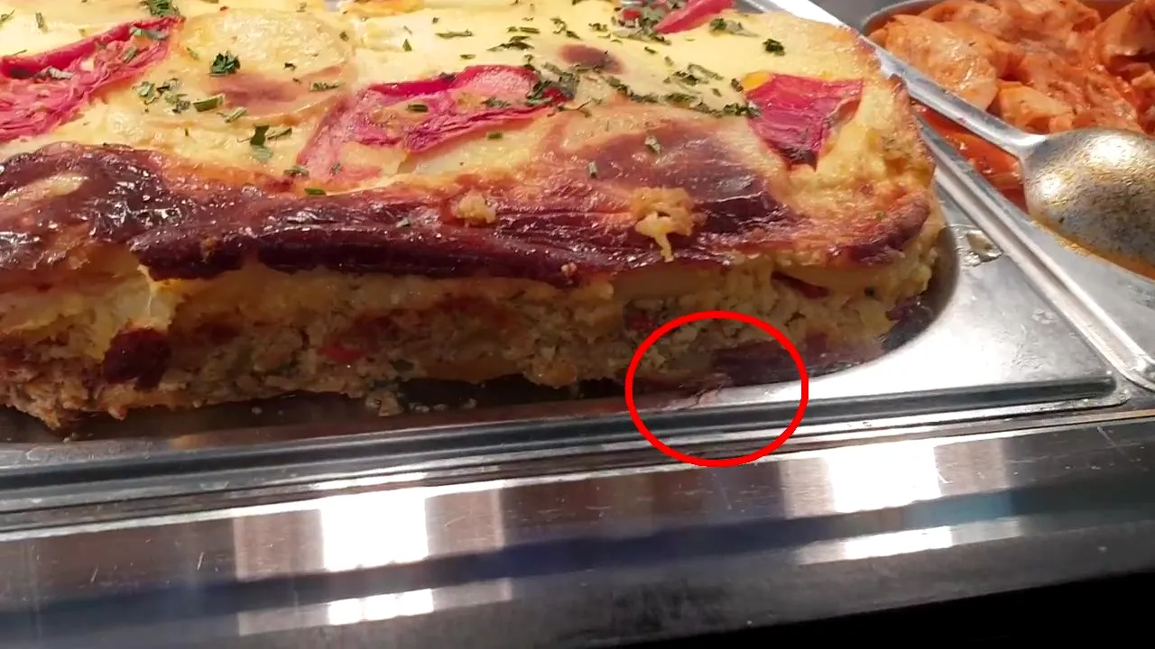 Restaurantul din Galaţi unde a fost filmat un GÂNDAC care iese din mâncare a fost închis. Reacţia reprezentanţilor | VIDEO