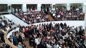 Ministrul Muncii, către studenţi: Pe lângă micile şi marile greutăţi, întotdeauna e loc şi de o bere / Ministrul Educaţiei: ,,Discursul meu va fi «Învăţaţi, învăţaţi, învăţaţi!»