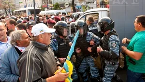 Iulia Timoşenko arestată: Susţinătorii fostului premier şi-au instalat corturi în centrul Kievului - VIDEO