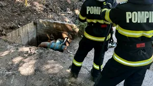 Conductă de gaz spartă în Pitești. Pompierii au intervenit pe strada Constructorilor