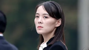 Cine este femeia care ar putea prelua puterea în Coreea de Nord. CNN: Kim Jong Un a fost operat şi este în stare critică
