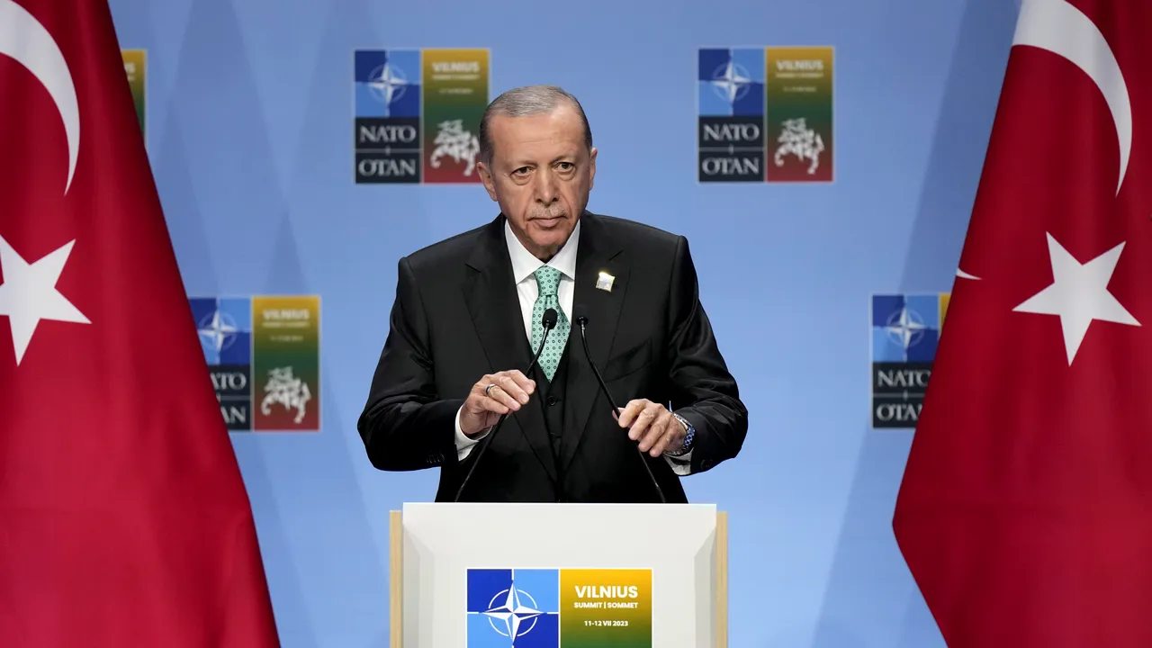 Erdogan recurge la şantaj. Turcia vrea avioane americane F-16 pentru aprobarea candidaturii Suediei la NATO