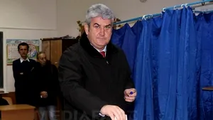 ALEGERI PREZIDENŢIALE, turul II: Vicepremierul Gabriel Oprea a votat ”pentru progresul României, pentru o Românie unită”
