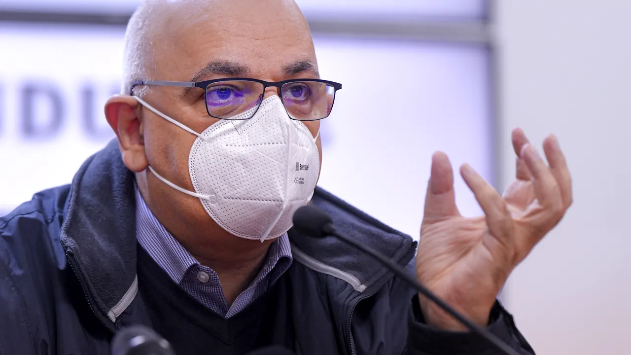 Raed Arafat, despre ameninţarea tulpinii Omicron: „Să calculăm foarte bine orice deplasare şi să fie doar cele esenţiale